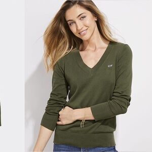 Vineyard Vines V neck Sweater